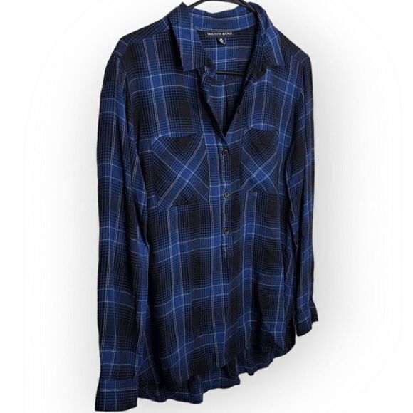 Saks Fifth Avenue Plaid Button Up Top size Medium - Picture 2 of 6